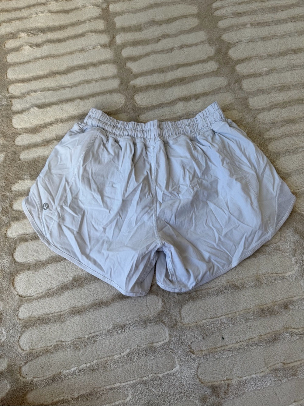 Lululemon White Shorts 4 - Picture 3 of 5